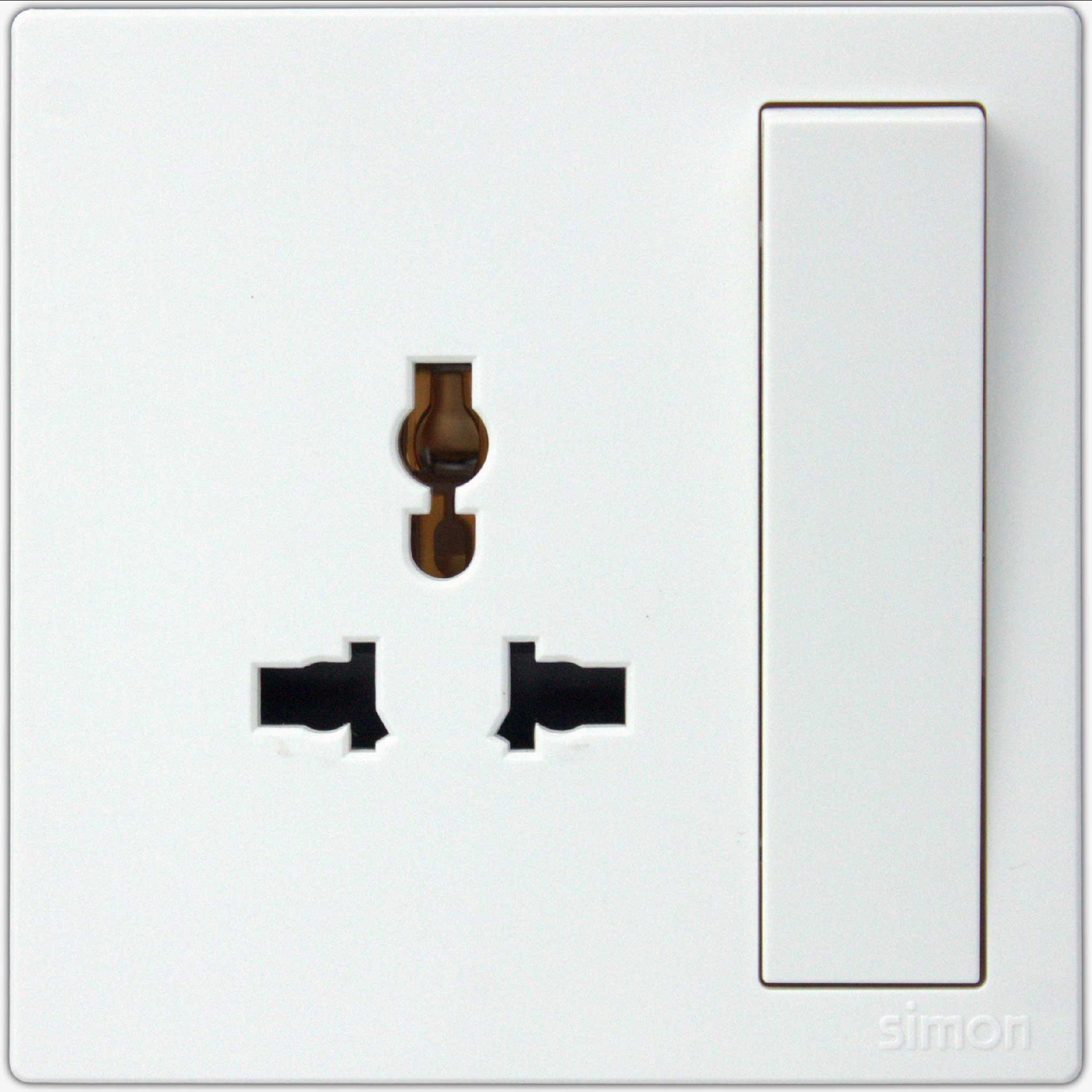 Simon 1G Multi plug International Socket 13A